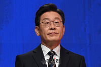 [포토] 이재명 후보, 선관위 주관 첫 토론회 준비