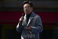 [포토] 이재명 후보, 인천 로데오거리서 지지호소