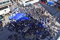 [포토] 인천 로데오거리광장 찾은 이재명 후보