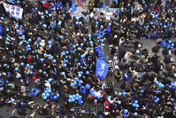 [포토] 원주 유세장에 모인 이재명 지지자들