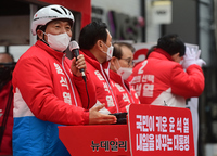 [포토] 자전거 유세로 윤석열 후보 지원하는 이학재 