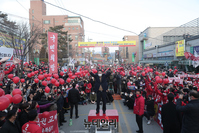 [포토] 강원 홍천서 유세 이어가는 윤석열 대선후보