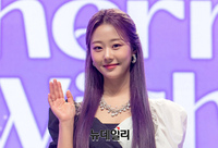 [포토] 체리블렛 채린 '수줍은 손인사'