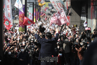 [포토] 윤석열 '나는 당당한 대한의 국민이다' 천안유세