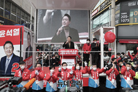 [포토] 부산 사하구 거리유세 하는 윤석열 대선후보