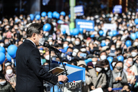 [포토] 성남 서현역 찾은 이재명 대선후보