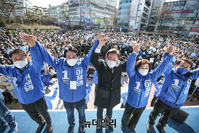 [포토] 경기 오산서 지지호소하는 이재명 대선후보