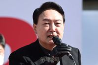[포토] 검은장갑 착용하고 중구 유세 나선 윤석열