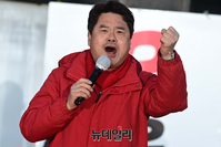 [포토] 윤석열 어퍼컷 따라하는 김종국