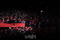 [포토] 대선 마지막 주말 부천역 찾은 윤석열