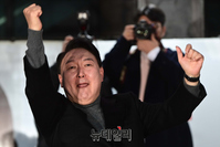 [포토] 윤석열, 부천역서 어퍼컷 세리모니