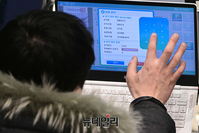 [포토] 선관위, 투표지분류기 최종 점검