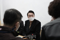 [포토] 남대문 상인회 회장단과 식사하는 윤석열 당선인