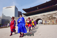 [포토] 오늘부터 숭례문 수문군 '개폐의식' 재현