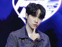 [포토] 위아이 김동한, 섬세한 눈빛