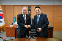 [포토] 반기문 전 UN사무총장 면담하는 윤석열 당선인