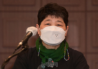 [포토] 남한교과서에 파고든 좌편향 실상, 주제발표하는 황인희 연구위원