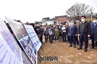 [포토] 창신동 민간재개발 후보지 찾은 오세훈·최재형