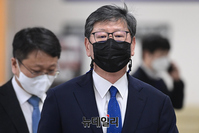 [포토] '택시기사 폭행' 이용구, 2심 공판 출석