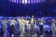 [포토] 무대 선보이는 신인 아이돌그룹 나인아이