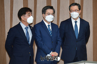 [포토] 소통관 찾은 김동연 새로운물결 대표