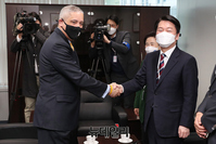 [포토]안철수 위원장, 크리스 코르소 주한미국대사 대리 예방