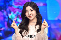 [포토] 나유 '아일리원'으로 데뷔했어요