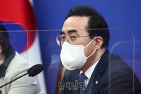 [포토] 정책조정회의 참석한 박홍근 민주당 원내대표