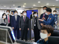 [포토] 112치안종합상황실 찾은 안철수 인수위원장