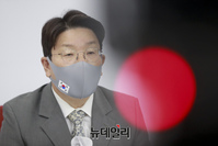 [포토] '검수완박' 긴급기자간담회 갖는 권성동 원내대표