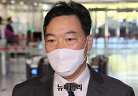 [포토] 취재진 질문에 답하는 김오수 검찰총장