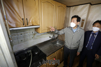 [포토] 노원구 '하계 5단지' 찾은 오세훈 서울시장