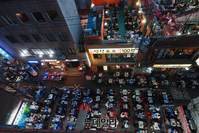 [포토] '거리두기 종료'...활기 되찾은 번화가