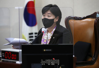 [포토] 회의 주재하는 서영교 국회 행안위원장