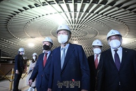 [포토] '울산 동북아 오일가스허브 건설현장' 찾은 윤석열