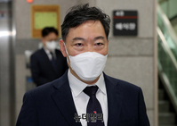 [포토] 검수완박 기자회견 입장하는 김오수 검찰총장