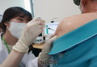 [포토] 60세 이상 코로나19 4차 접종 시작