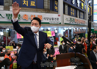 [포토] 인천 계양산전통시장 방문한 윤석열 당선인