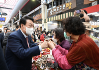 [포토] 청주육거리시장 방문한 윤석열 당선인