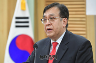 [포토] 개회사 하는 정훈 포럼희망전문대학 의장