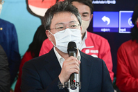 [포토] 김진태 강원지사 후보 응원하는 박정하 당협위원장