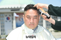 [포토] 삭발한 강용석 '검수완박' 개정안 규탄