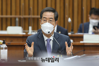 [포토] 의원들의 질문에 답하는 한덕수 국무총리 후보자