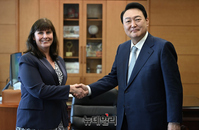 [포토] 주한호주대사 접견하는 윤석열 당선인