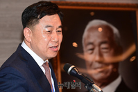 [포토] '우남 이승만 정신과 청소년' 주제로 강연하는 이수훈 목사