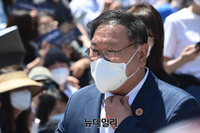 [포토] 文 전 대통령 배웅하는 김태년