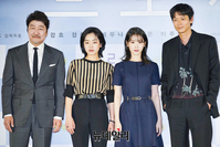 [포토] 송강호·강동원 주연...영화 '브로커' 6월 8일 개봉