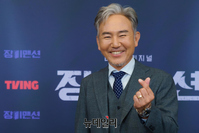 [포토] 손병호 '장미맨션' 많이 찾아주세요