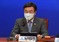 [포토] 비대위 참석한 유호중 위원장