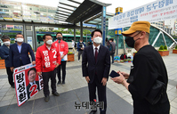 [포토] 야탑역서 퇴근길 인사하는 안철수 